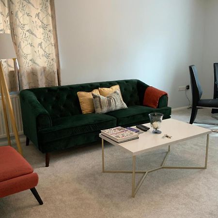 2 Bedroom Apartment Near Southfields London Eksteriør billede
