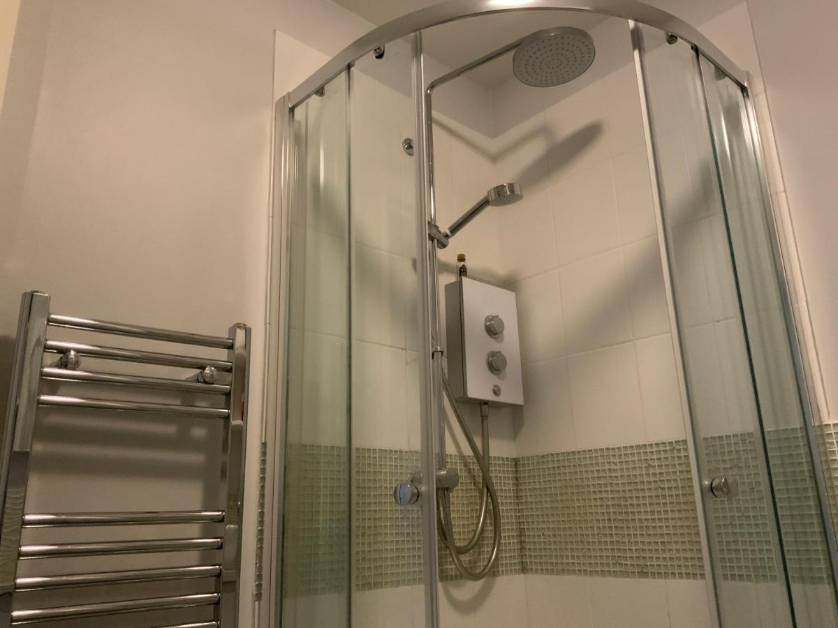 2 Bedroom Apartment Near Southfields London Eksteriør billede