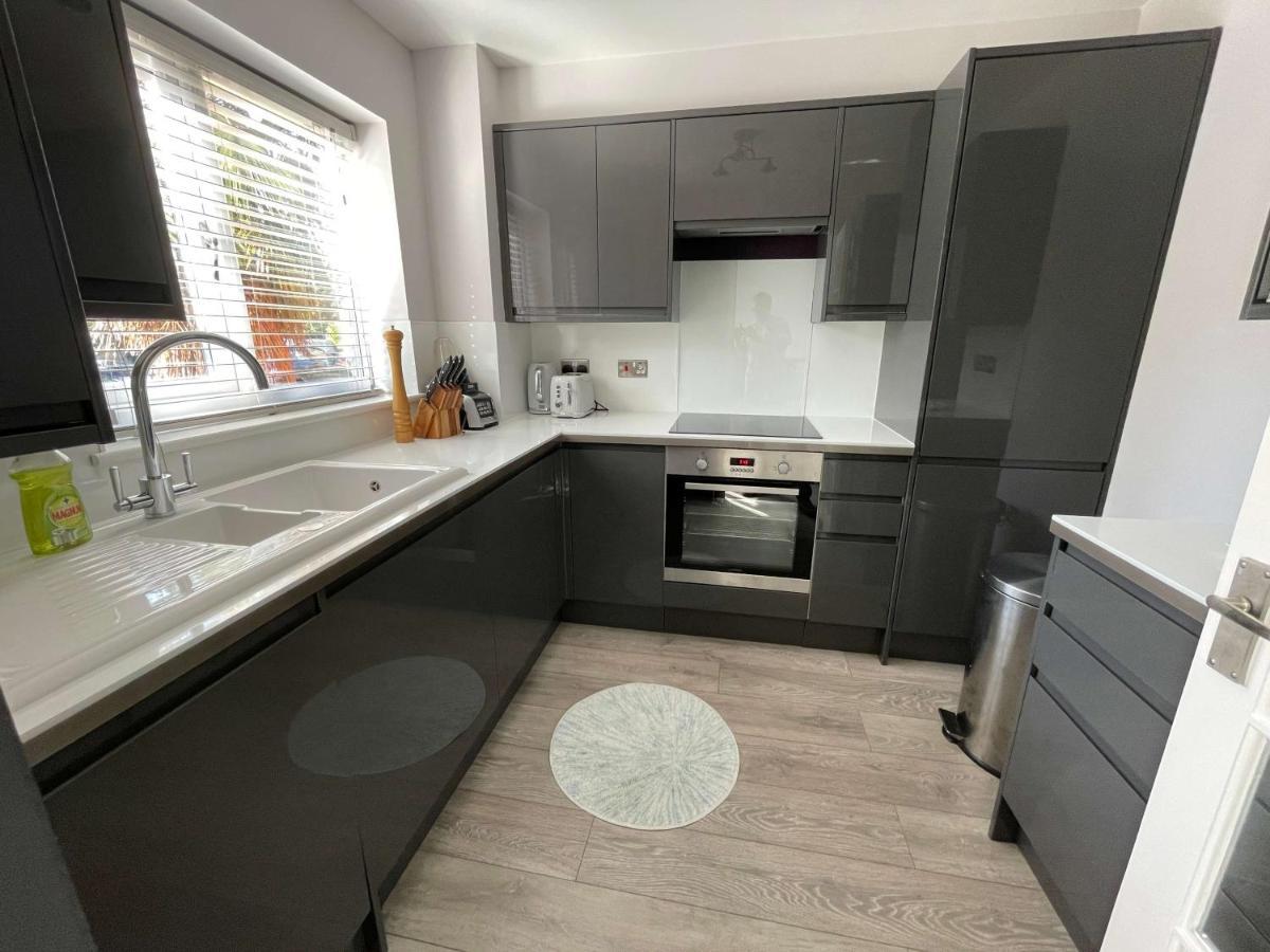 2 Bedroom Apartment Near Southfields London Eksteriør billede